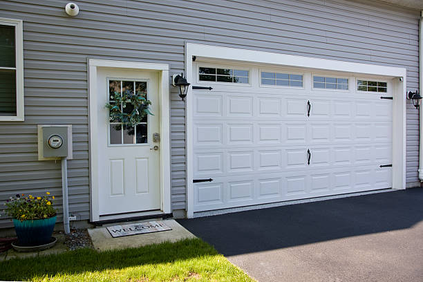 24/7 Emergency Garage Door Panel Replacement experts in Franklin Farm, VA
